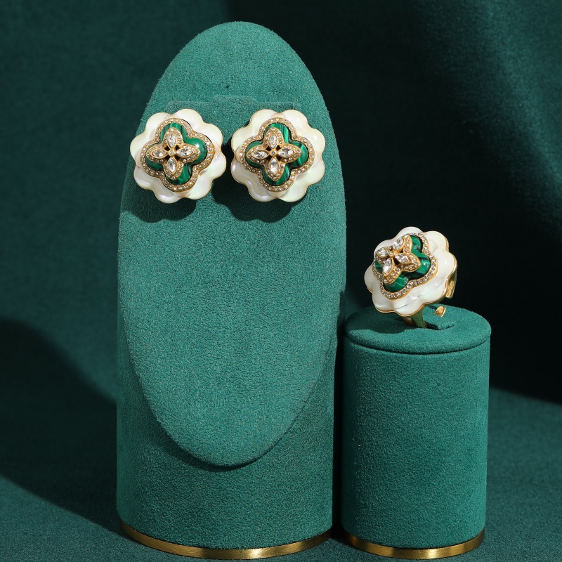 Turquoise Stone Ring - Vintage Beyaz Emaye Lotus Yaprağı Kenar